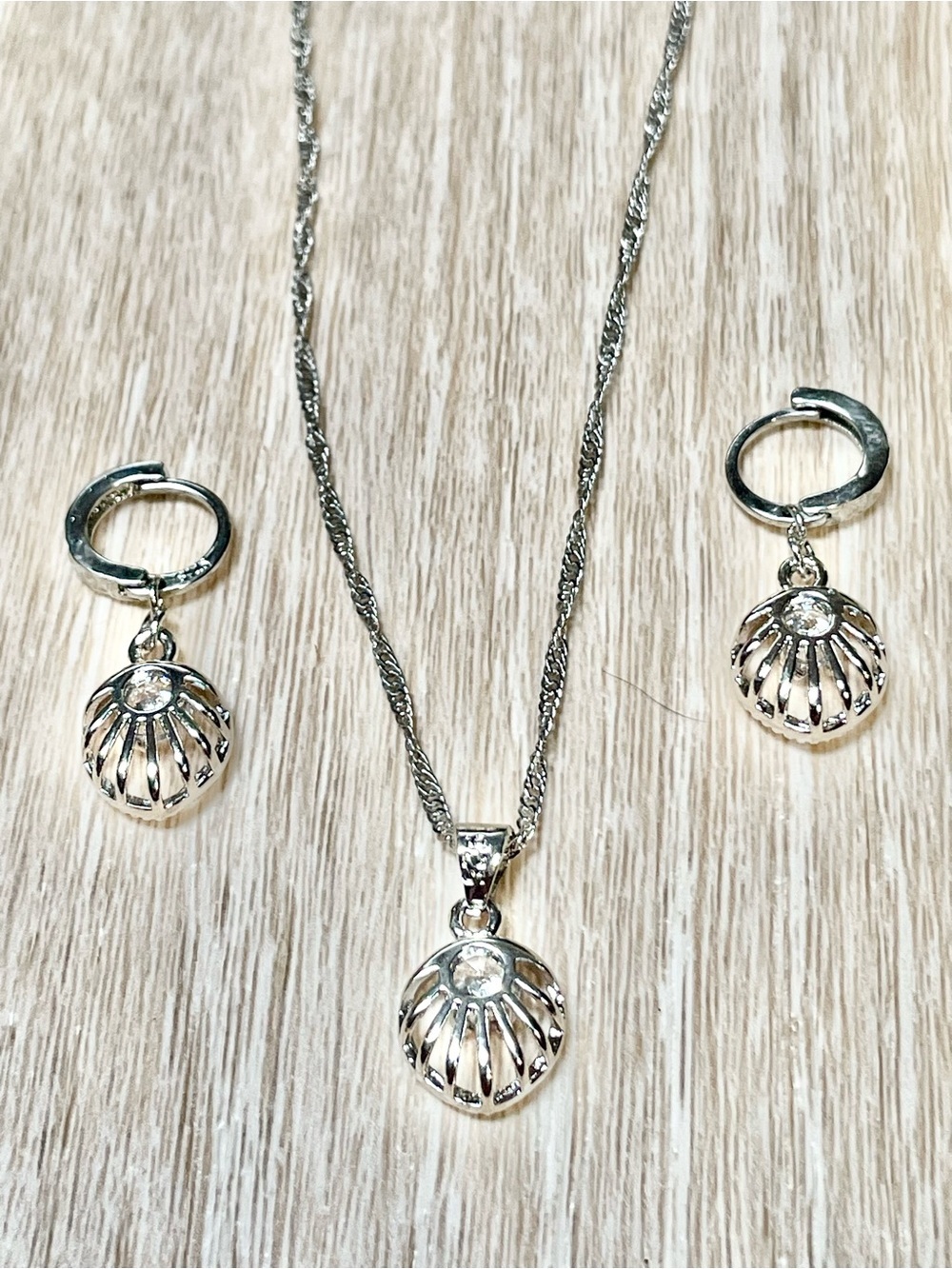 Sterling Silver and Cubic Zircon Shell Pendant Necklace with Matching Earrings